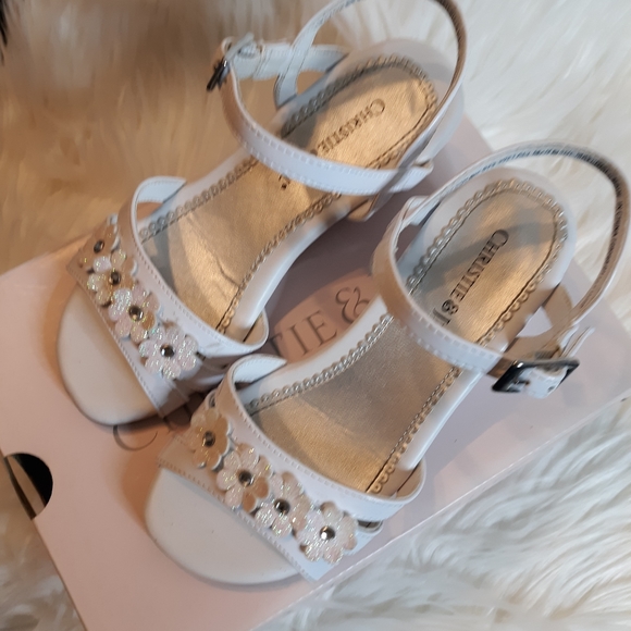 Christie & Jill Other - Christie & Jill girl sandals